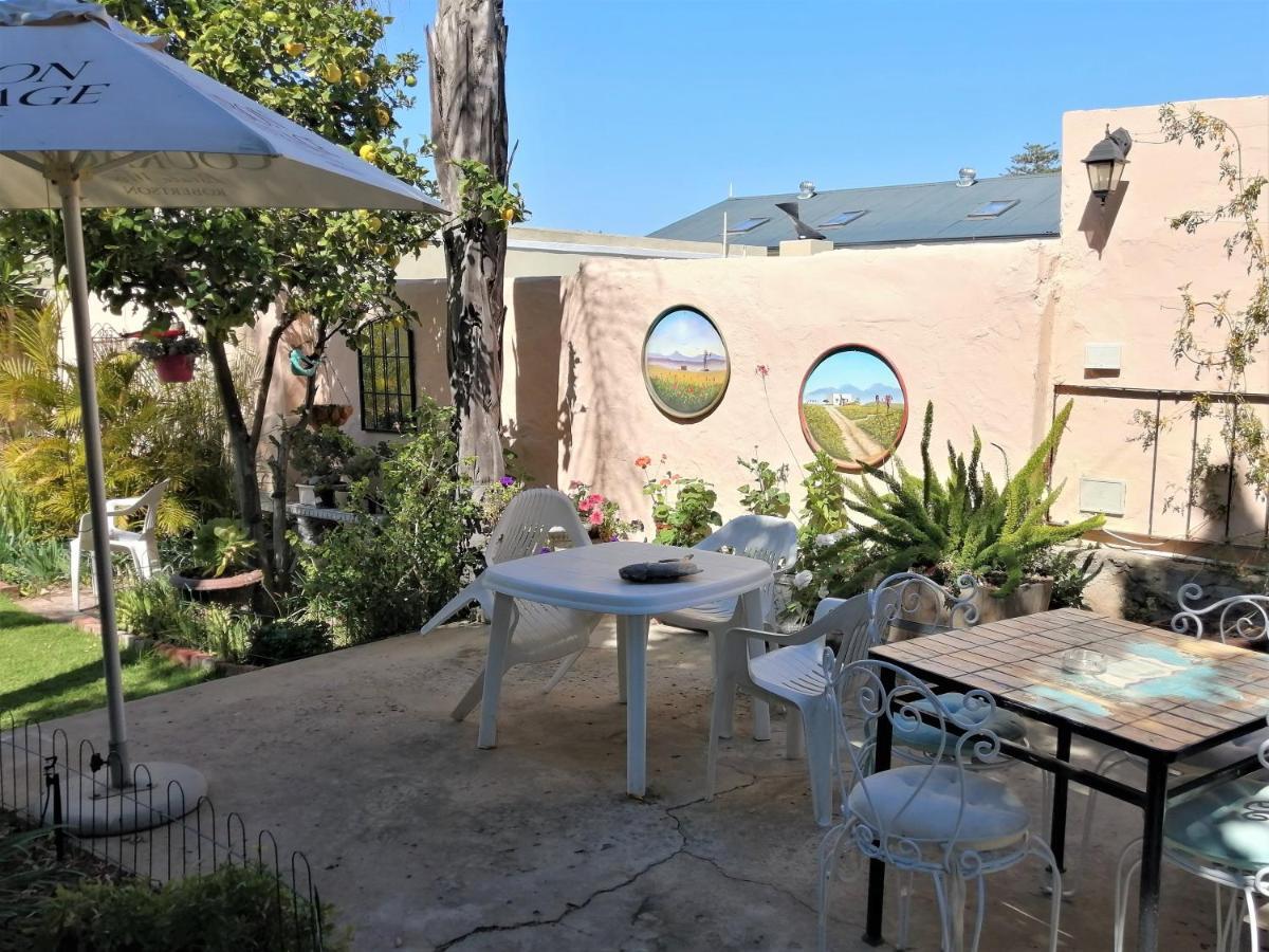 Squirrels Corner Bed and Breakfast Montagu Exteriör bild